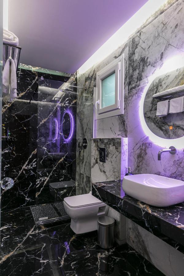 Jacuzzi Deluxe Villa สกาลาโซติรอส ภายนอก รูปภาพ