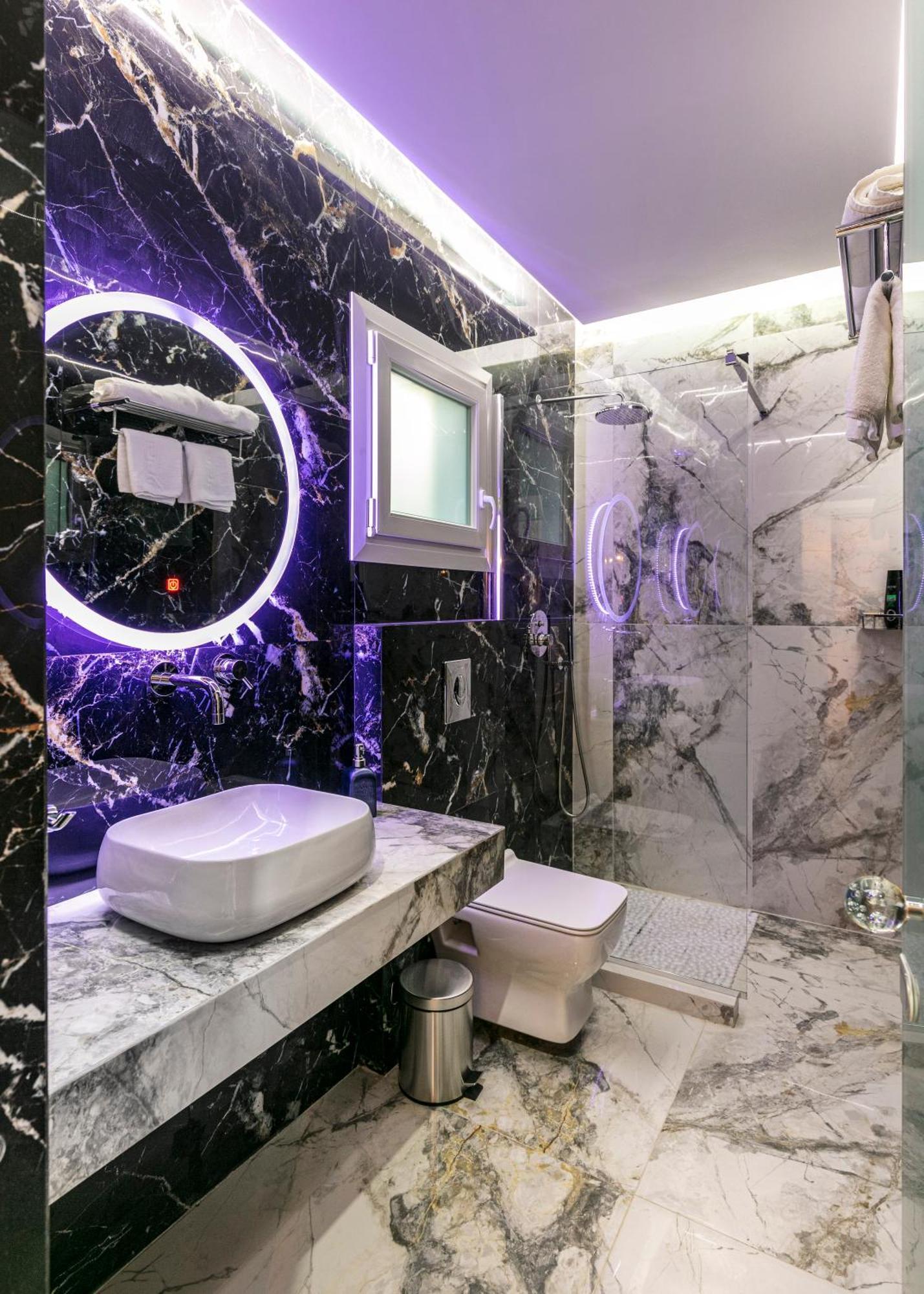 Jacuzzi Deluxe Villa สกาลาโซติรอส ภายนอก รูปภาพ