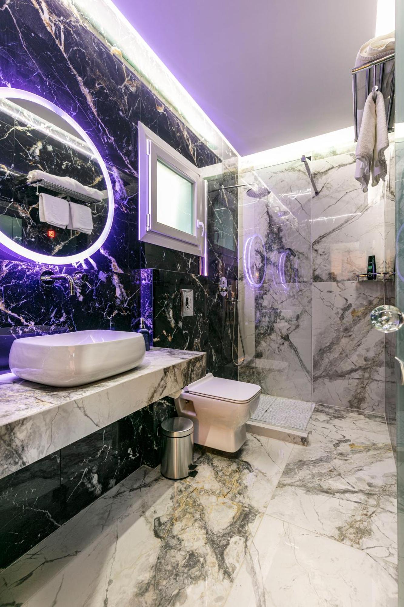 Jacuzzi Deluxe Villa สกาลาโซติรอส ภายนอก รูปภาพ